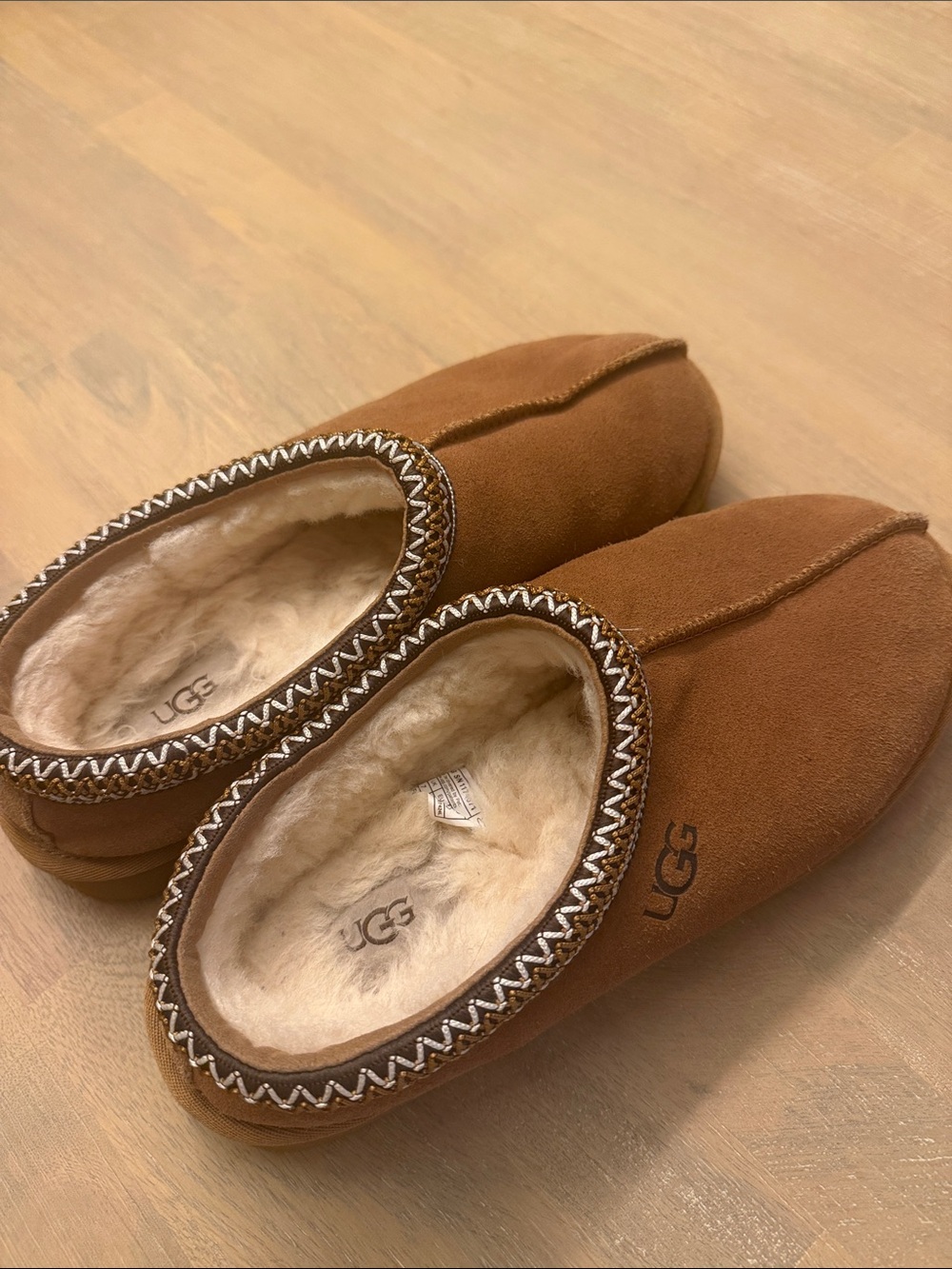 UGG Tasman